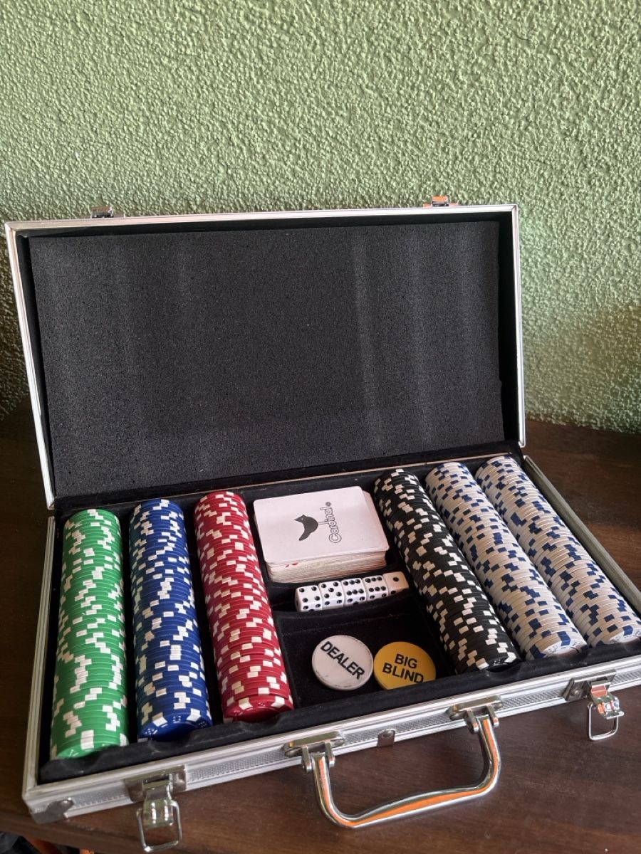 Spiele: Poker-Set  – Gebraucht aus Zürich von Siino