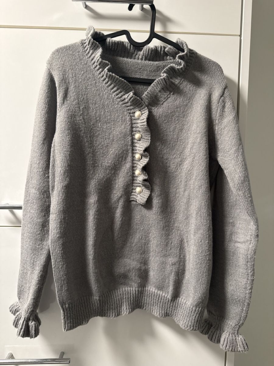 Shein Maglioni & Felpe: Grauer Strickpullover mit Rüschchen und Perlen, Grösse S – Nuovo (secondo la descrizione) da Arbon venduto da llaauraa