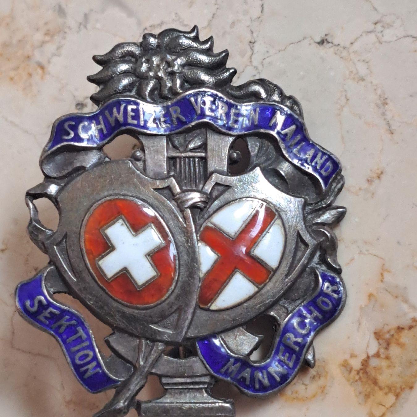 Placchette & Badge: historisches Abzeichen Schweizer Verein Mailand  Männerchor  – Nuovo (secondo la descrizione) da Riehen venduto da Appia48