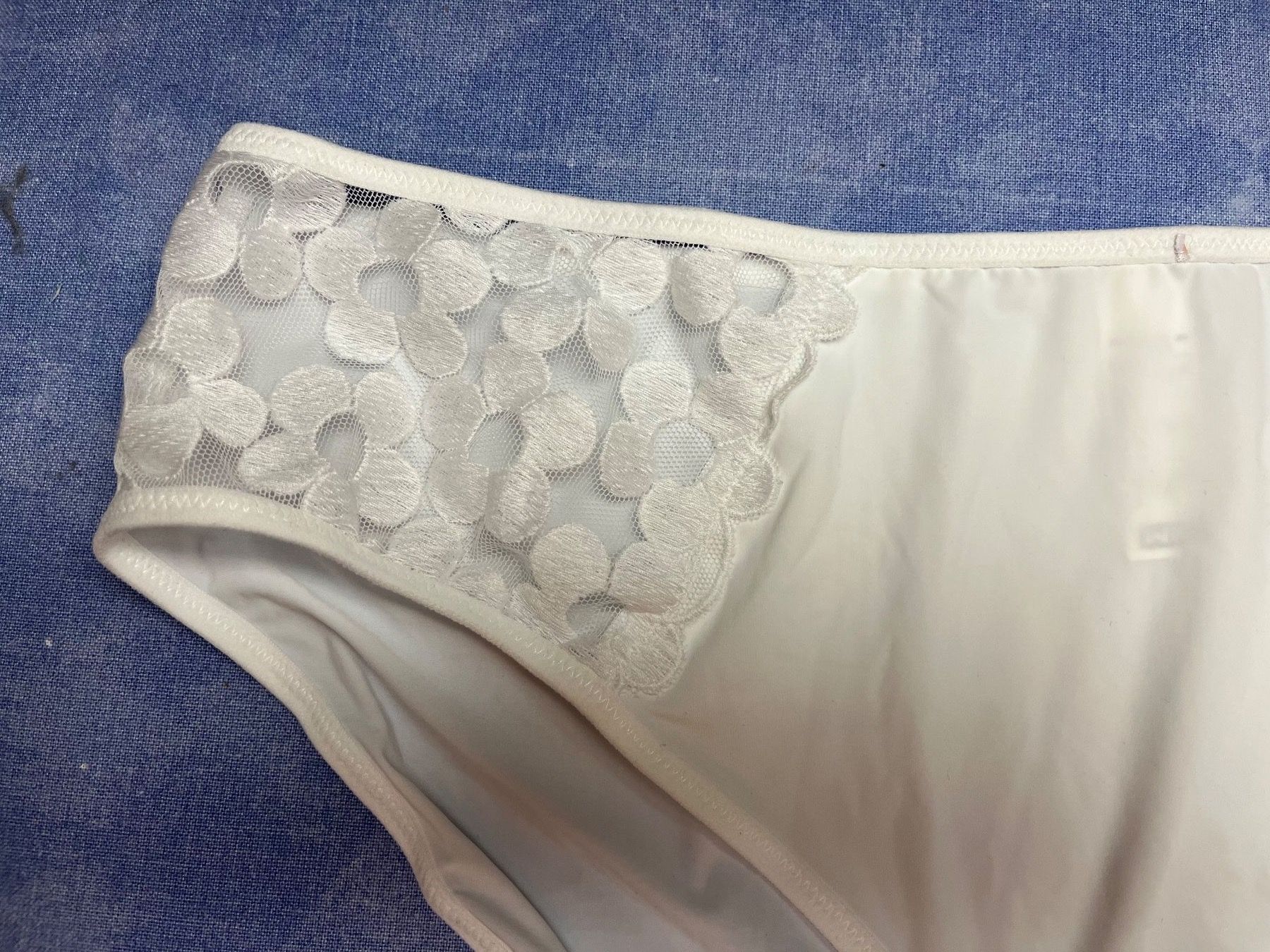 Altra biancheria intima: Slip mit Spitze, DIM, Grösse 46, Farbe Weiss – Nuovo e nell'imballaggio originale da Rudolfstetten venduto da gst_g7xl 2