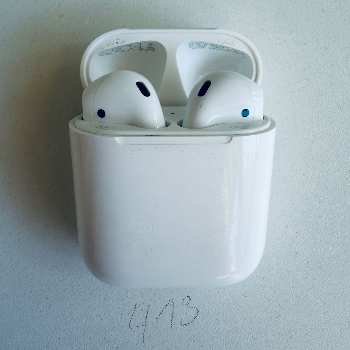 Apple Kopfhörer: Original Apple AirPods 1 Gen. Wireless Kopfhörer & Case – Gebraucht aus Basel von MY.AIRPODS.SHOP