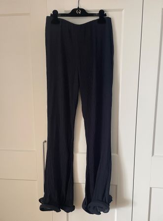 Na-kd Plisse Hosen, Grösse 36, dunkelblau, NEU