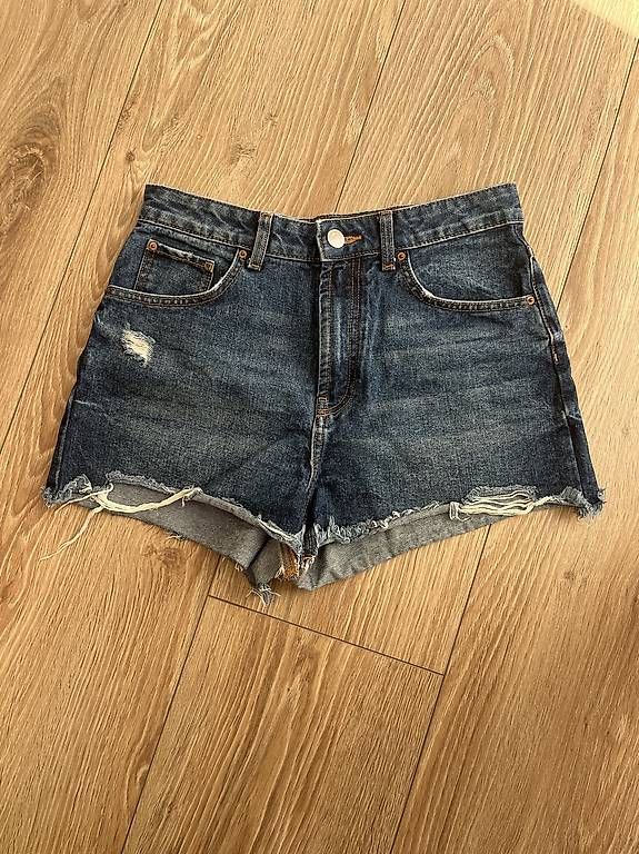 Pantalons: kurze Hosen  – D'occasion à Brütten par cel_l8pt 1