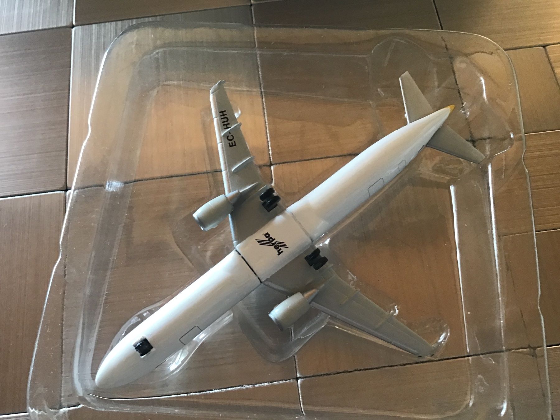 Herpa Kit di modellismo & Modellini statici: HERPA IBERIA AIRBUS A321 1/500 – Usato da Männedorf venduto da Spezial-Modelle 4