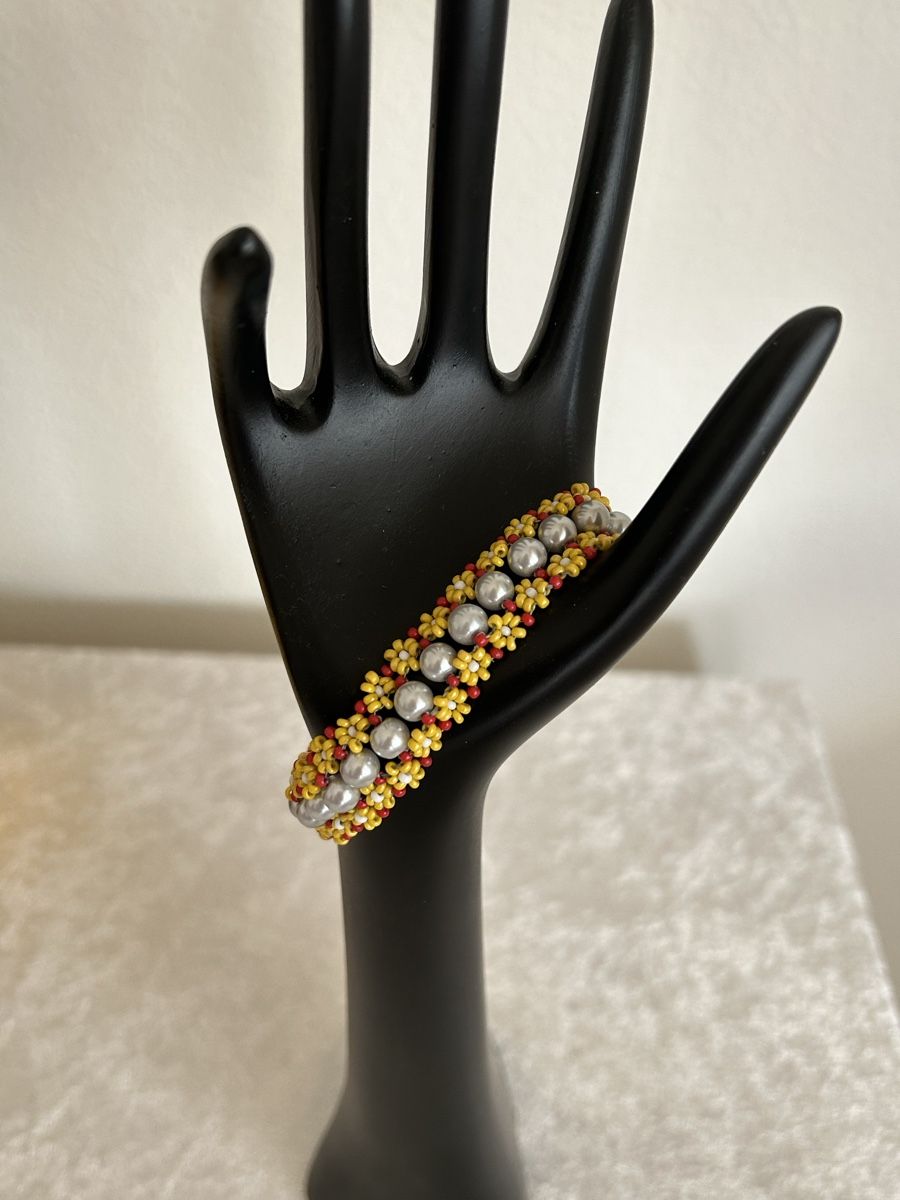 Bracciali & Braccialetti: Perlenarmband Silber Gelb Handarbeit elegant – Nuovo e nell'imballaggio originale da Ettiswil venduto da nat_9vgc