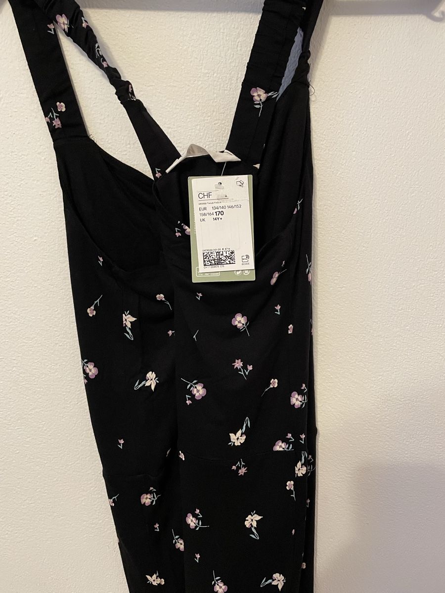 H&M Tute: Jumpsuit H&M Neu mit Etikett – Nuovo e nell'imballaggio originale da Chur venduto da Tsambiko 2