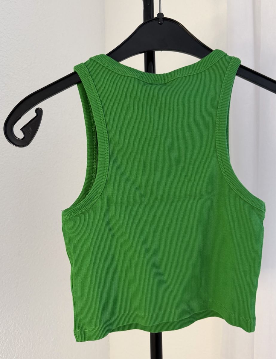 Tops: Gruenes geripptes Tanktop – Gebraucht aus Rorschach von Tara234 1