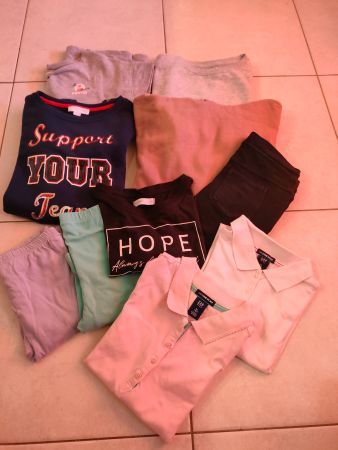 Kleiderpaket Gr.134/140 top Zustand!