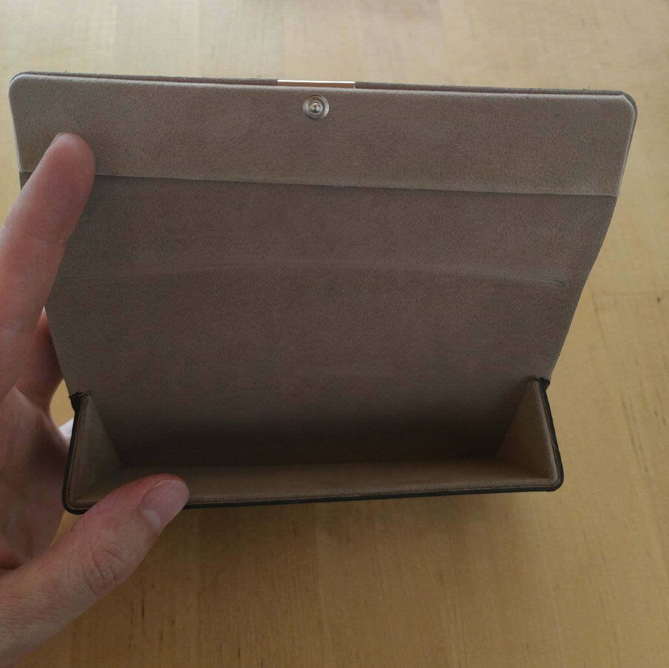 Autres vêtements & accessoires: BOSS Brillenetui – D'occasion à Einsiedeln par RaphaelSimeon 1
