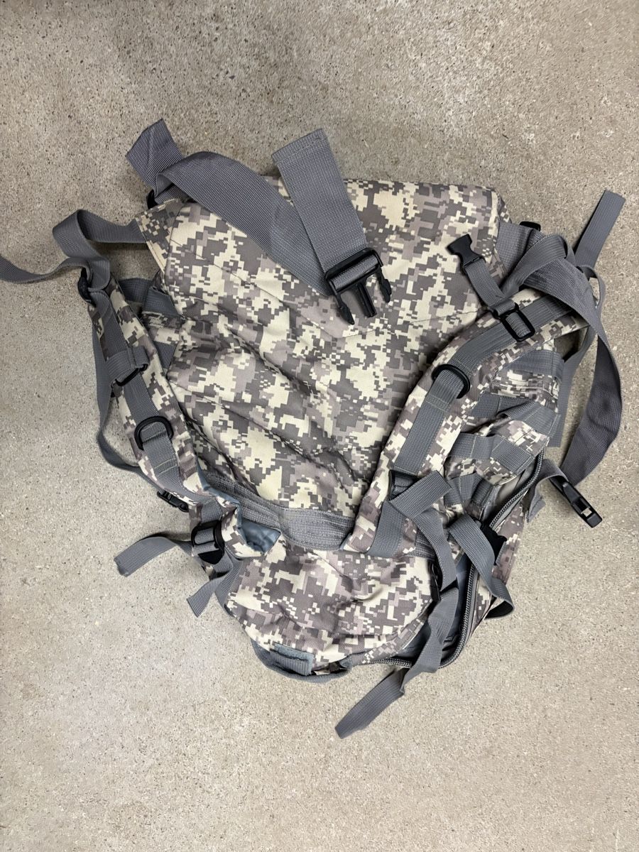 Taschen: Sac camo ACU – Gebraucht aus Villarimboud von hampton2012 3