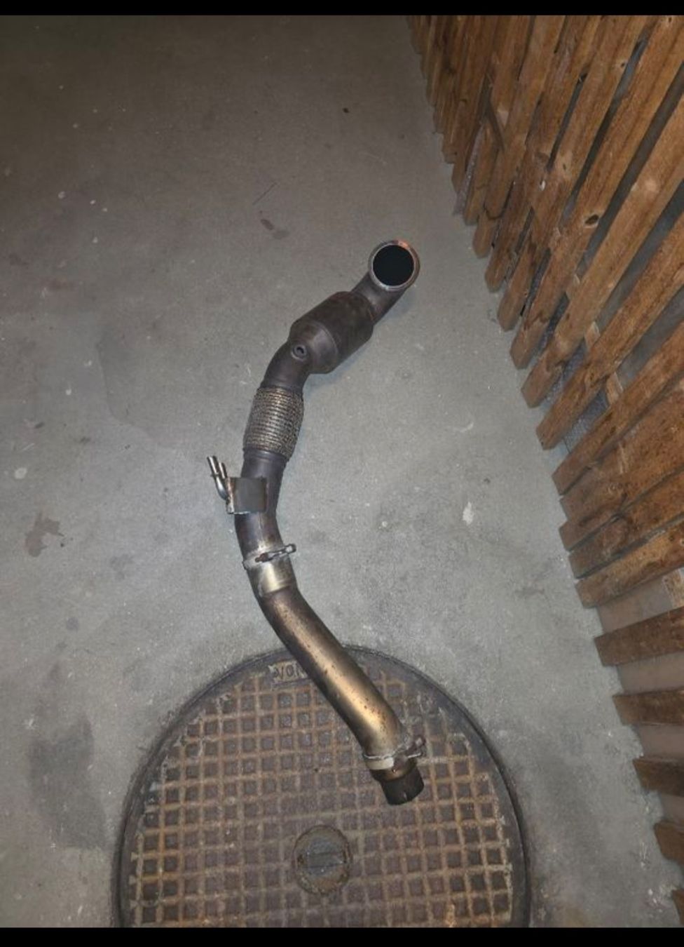 Échappements: Downpipe 200 celle omologato – D'occasion à Porza par eli_rzk5