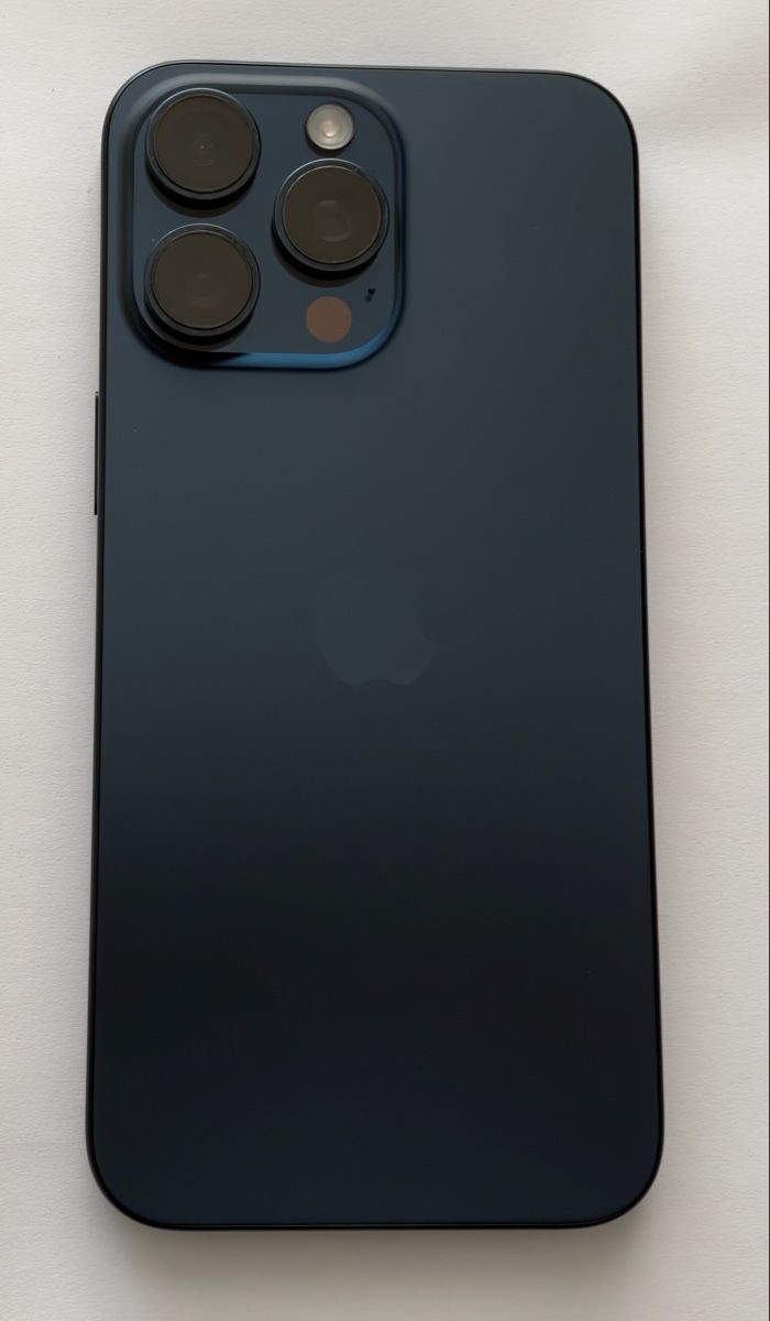 Apple Portables: iPhone 15 pro max – D'occasion à Minusio par Cassius6 1