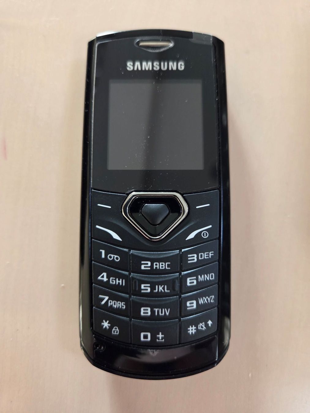 Samsung Telefoni cellulari / Smartphones: Samsung GT-E1170  -  NEU ! – Nuovo (secondo la descrizione) da Fribourg venduto da vcos1700 1