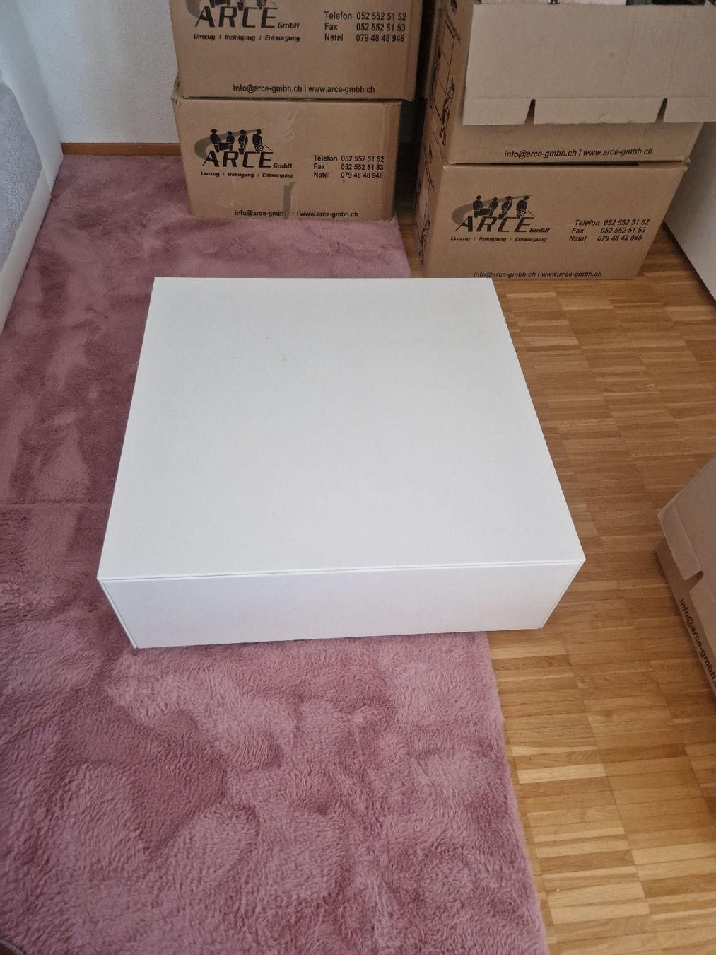 Tables: Salontisch Gratis 80x80 – D'occasion à Steckborn par GCR01 1