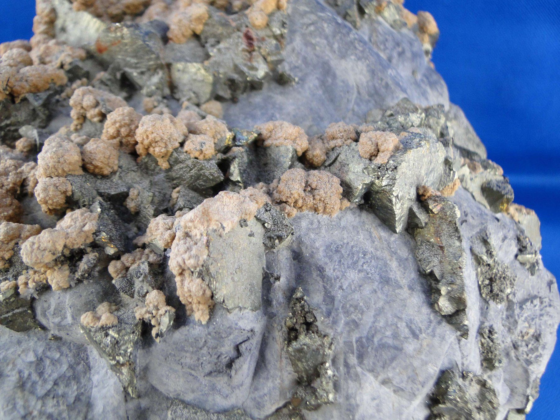 Minerali & Pietre curative: Chalkopyrit auf Galena mit Siderit – Usato da Schinznach Bad venduto da Demerald 7
