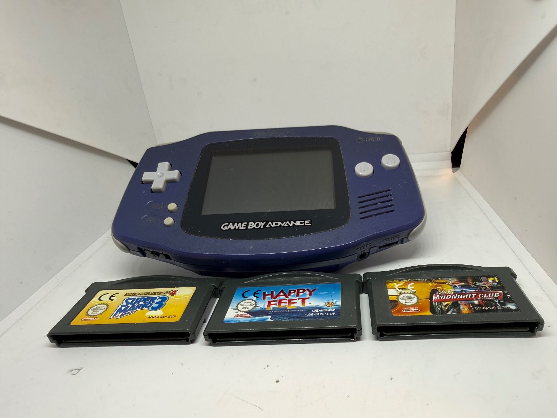 Nintendo Consoles: Nintendo Game Boy Advance mit 3 Spielen – D'occasion à Dietlikon par NESFEVER
