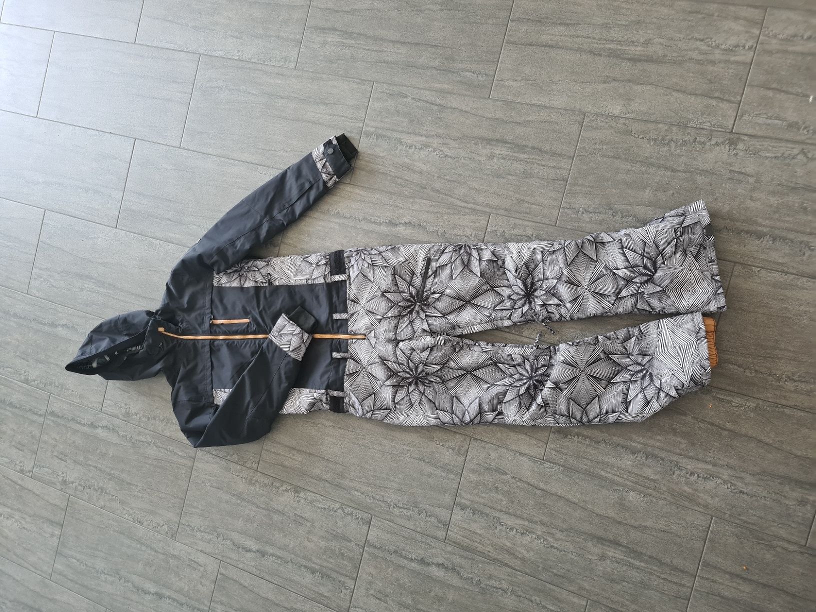 Roxy Jumpsuits: Roxy Skianzug Einteiler – Gebraucht aus Friltschen von Thurgau11