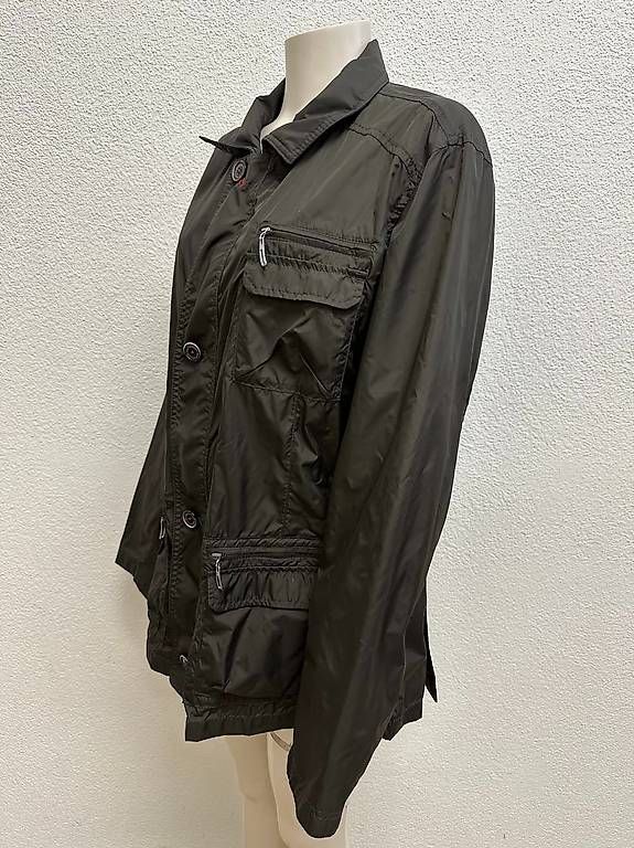 Bugatti Giacche: Bugatti Freizeitjacke aus Nylon im Casual-Stil – Usato da Obernau venduto da Arche_Noah_Brocki 1