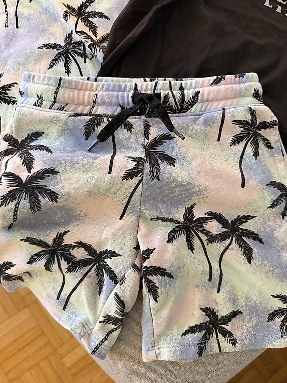 Lotti & Set di vestiti: H&M Set Gr. 104/110 – Usato da Küsnacht ZH venduto da Leen 3