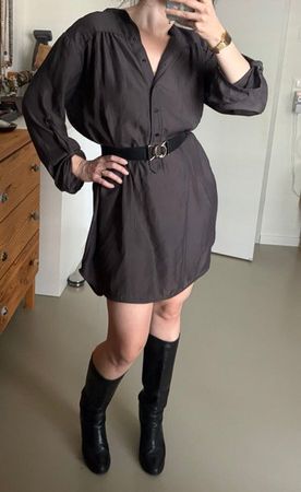 Superbe robe chemise, couleur gris foncé, T. L ☀️