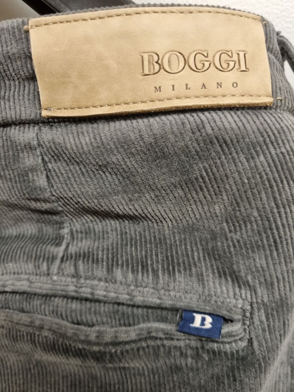 Pantaloni: Hose von Boggi – Usato da Gossau Zh venduto da A-Terrinha 2