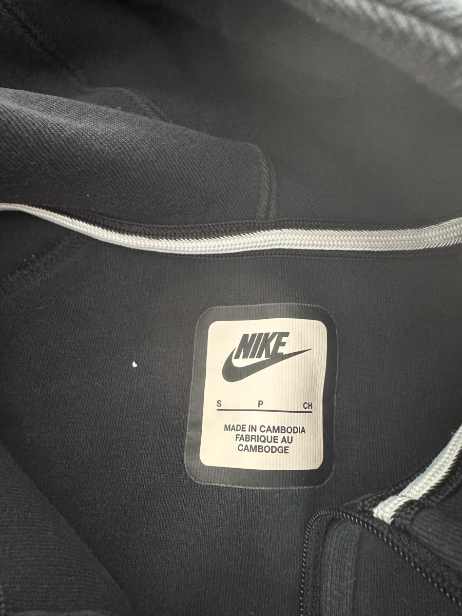 Nike Pulls & Sweat-shirts: Nike Tech Original Schwarz  – Neuf (Voir description) à Brittnau par mel_fxm6 1