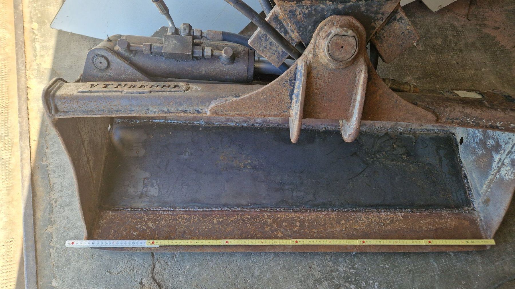 Escavatori: Godet de pelle hydraulique. – Usato da villars sur glane venduto da tavares05