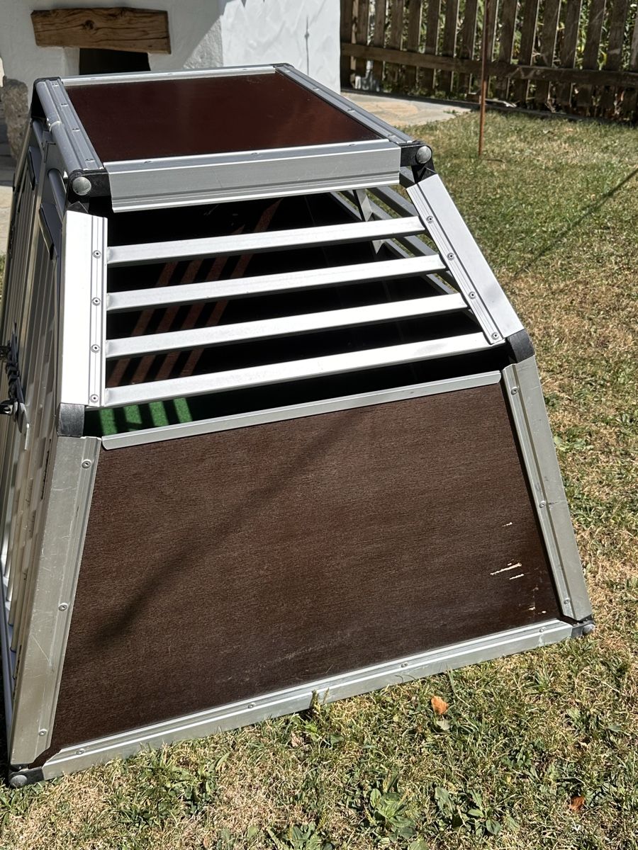 Cages, transport & sécurité: Hundebox – D'occasion à Balm b. Günsberg par Kakadou 1