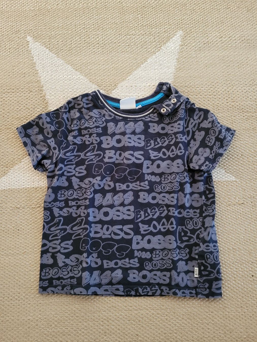 Hugo Boss Hemden, T-Shirts & Polos: T-Shirt Hugo Boss gr. 92 – Gebraucht aus Inwil von Flower2325