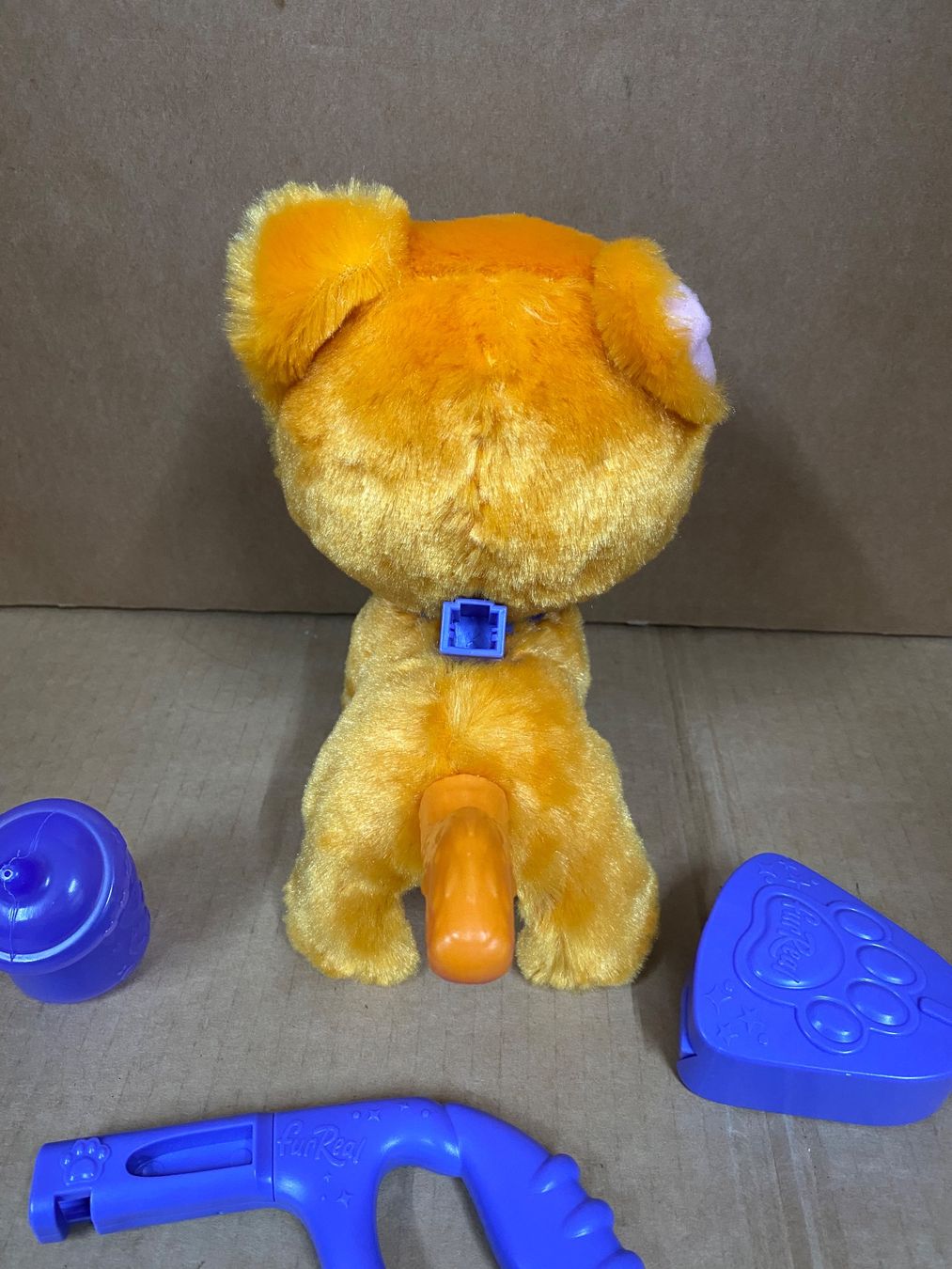 Giocattoli: Hund mit Plastikleine – Usato da Eschlikon TG venduto da RamonaSt 4