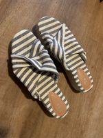Sommerliche Keilpantoletten, Grösse 41, gestreift wie neu