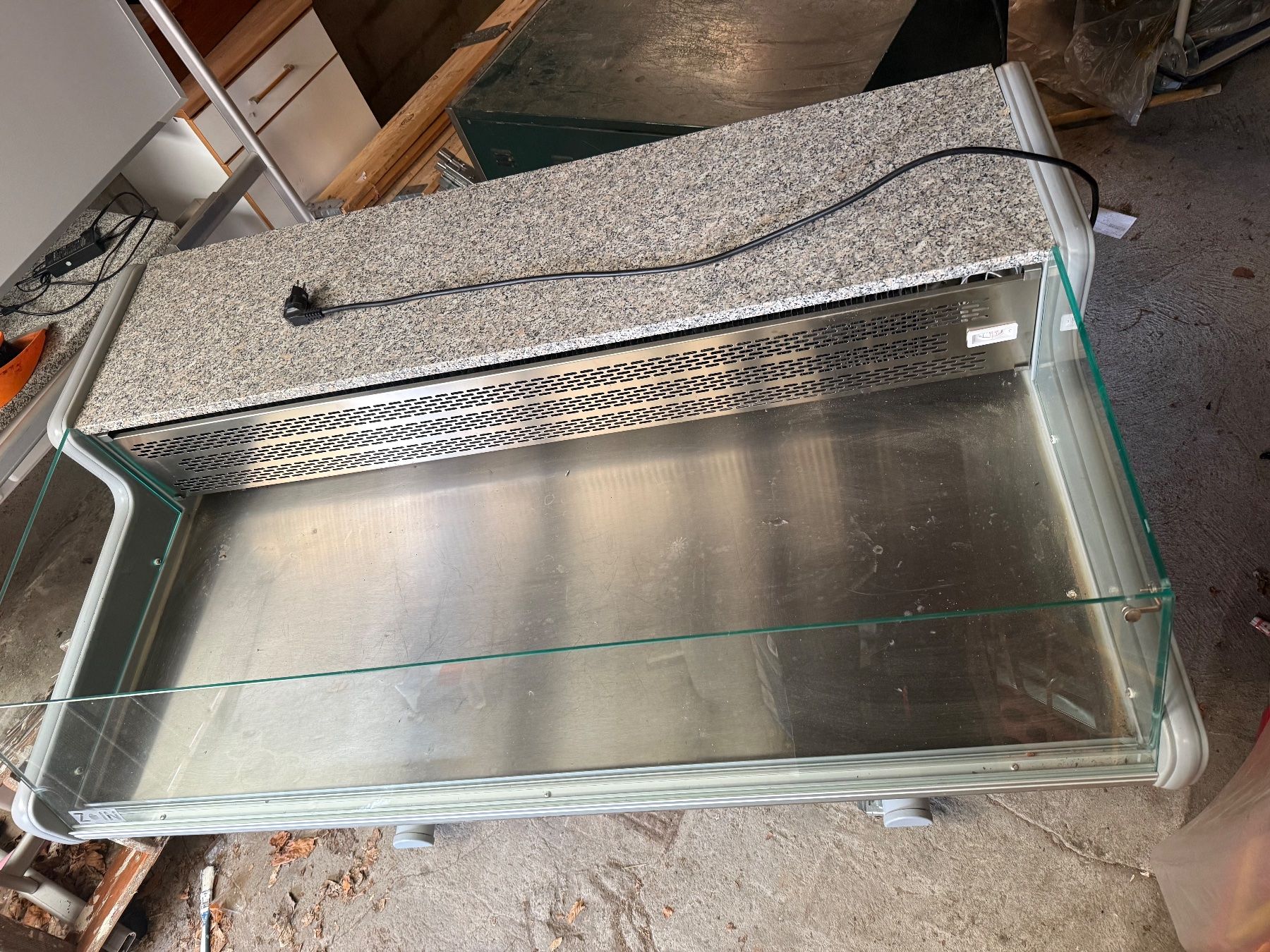 Réfrigérateurs: vitrine réfrigérée professionnelle – D'occasion à Couvet par Jonalphy7 1