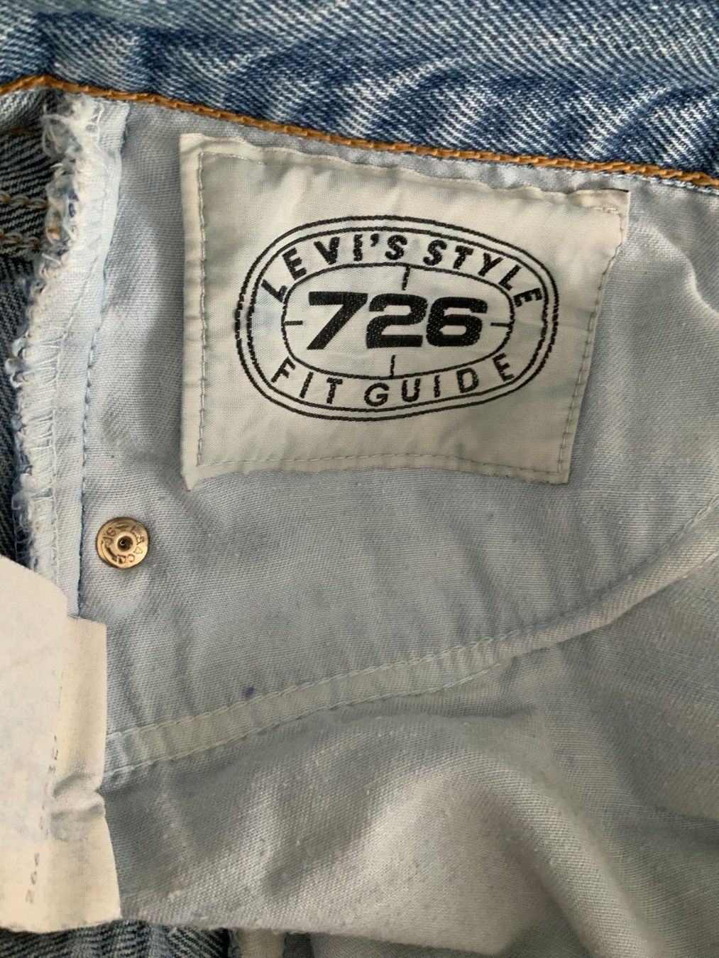 Levi's Jeans: Levi's Jeans 726 Unisex – Gebraucht aus Wil SG von horizonte254 3