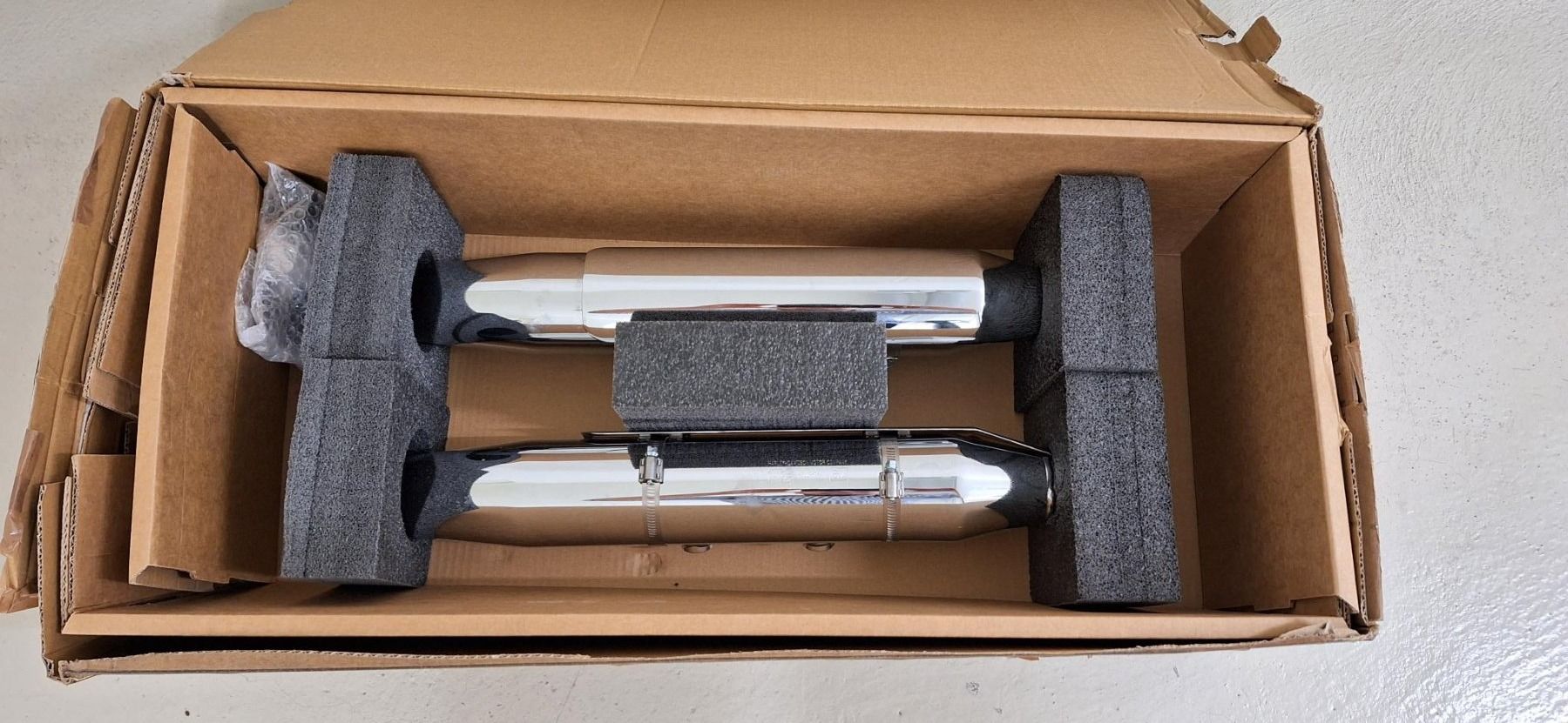 Harley-Davidson Sistemi di scarico: Auspuff Harley Davidson Softail Deluxe – Nuovo (secondo la descrizione) da Rickenbach SO venduto da SAS_1212