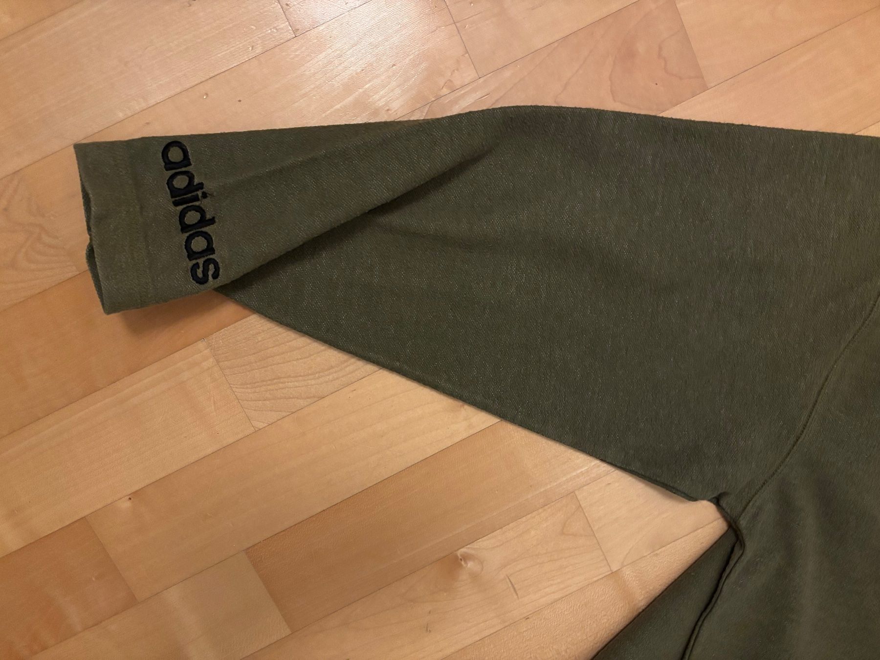 Adidas Maglioni & Felpe: Pullover Adidas Vintage – Usato da Winterberg ZH venduto da vanilleinspiration 4