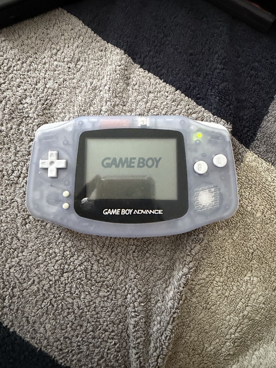 Nintendo Console: Game Boy Advance Konsole transparent – Usato da Bubikon venduto da LocoHoam