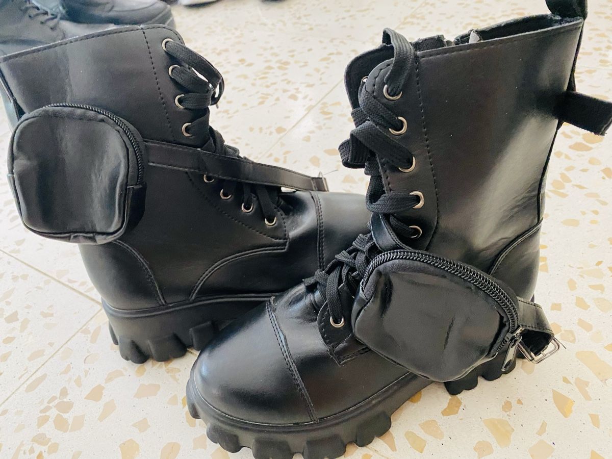 Bershka Scarpe da donna: Bottines noires avec pochettes – Usato da Lausanne venduto da Ana_Agelina17 3