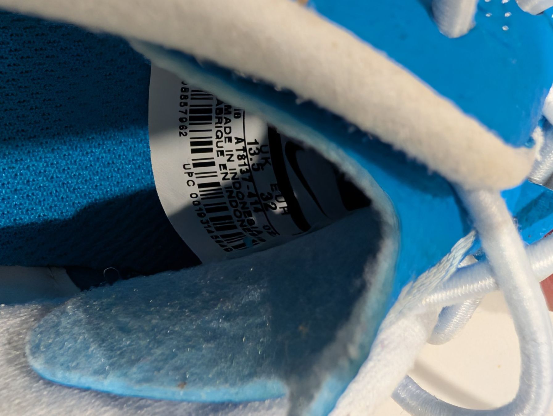 Nike Schuhe für Jungen: Nike Hallenschuhe Grösse 32 – Gebraucht aus Zürich von es8046 1
