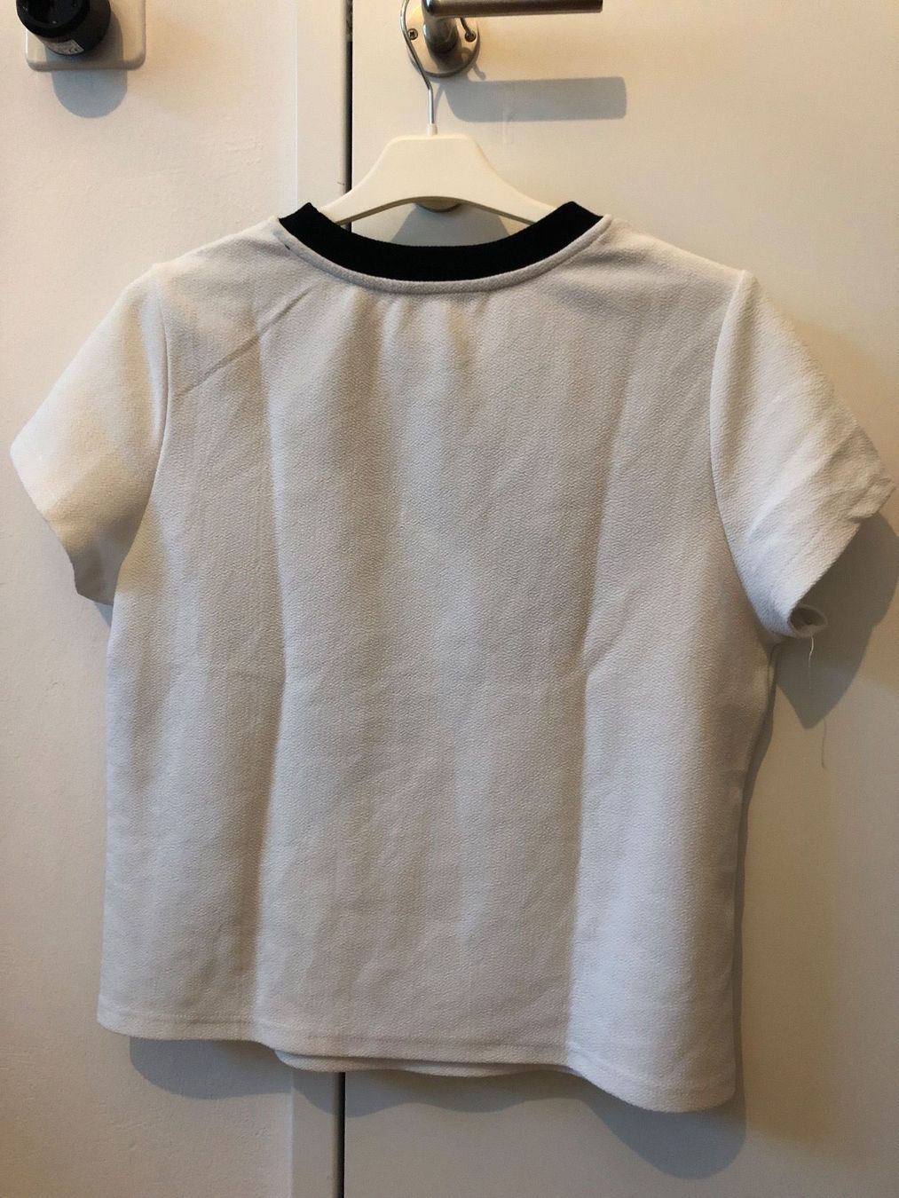 Shein T-shirt: Shirt Shein – Usato da Zürich venduto da cha_7n8s 2