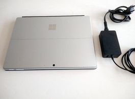 Microsoft Surface Pro 9 13/ i5-1235U/ 8 GB RAM/ 256 GB SSD