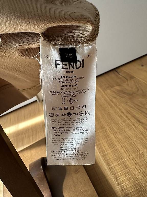T-shirt: Fendi T-Shirt – Nuovo e nell'imballaggio originale da Regensdorf venduto da and_wl25 3
