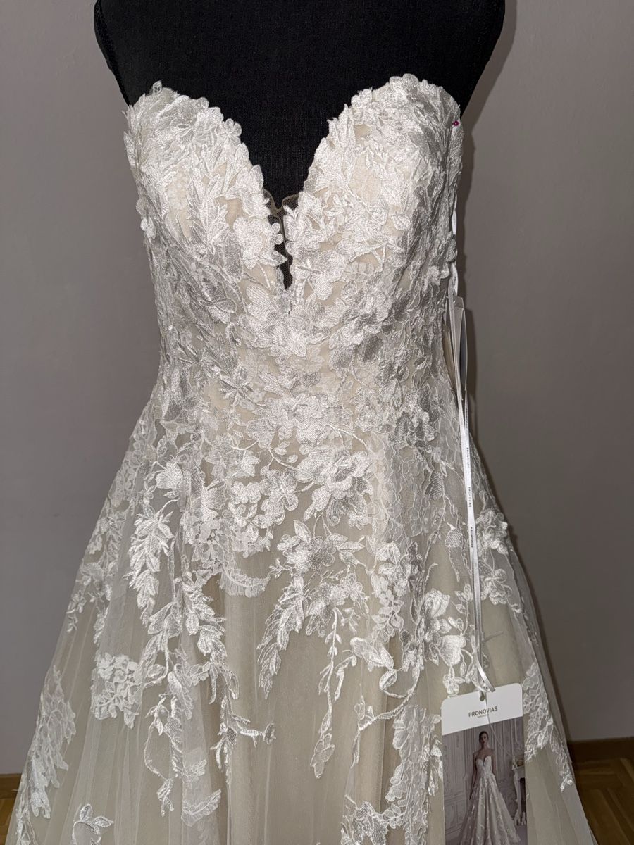 Pronovias Vestiti: Wunderschönes Brautkleid mit Spitze, Grösse 36/38 – Nuovo (secondo la descrizione) da Seuzach venduto da ade_7sjn 1