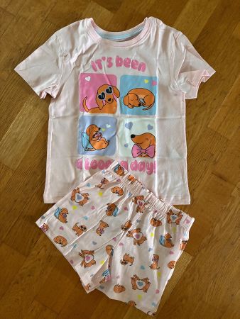 Tolles Pyjama Gr. 110/116, Neu