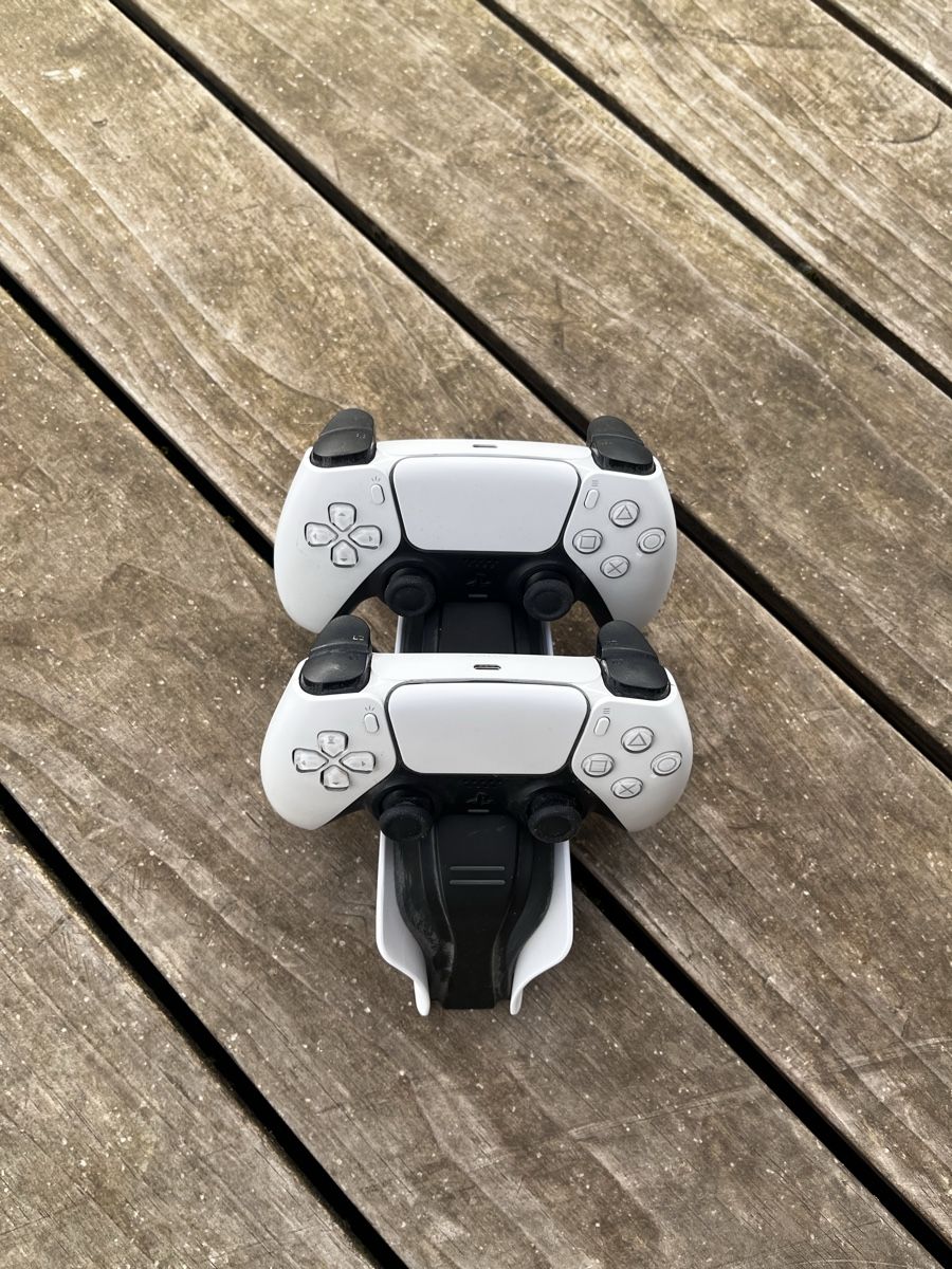 Controller: Playstation 5 DualSense Controller Weiss (2 Stck.) – Gebraucht aus Ennetbaden von lui_tyx7 2
