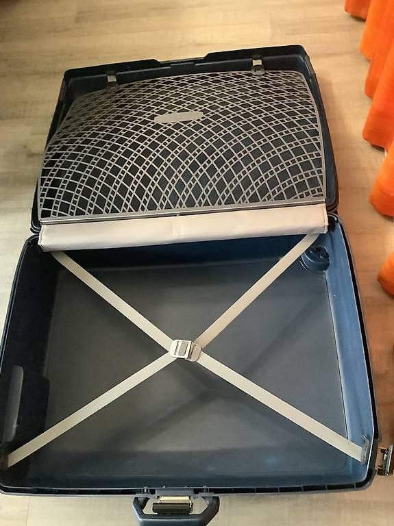 Valigie: 2 Samsonit-Hartschalen-Rollkoffer – Usato da Lausen venduto da Re4649 1