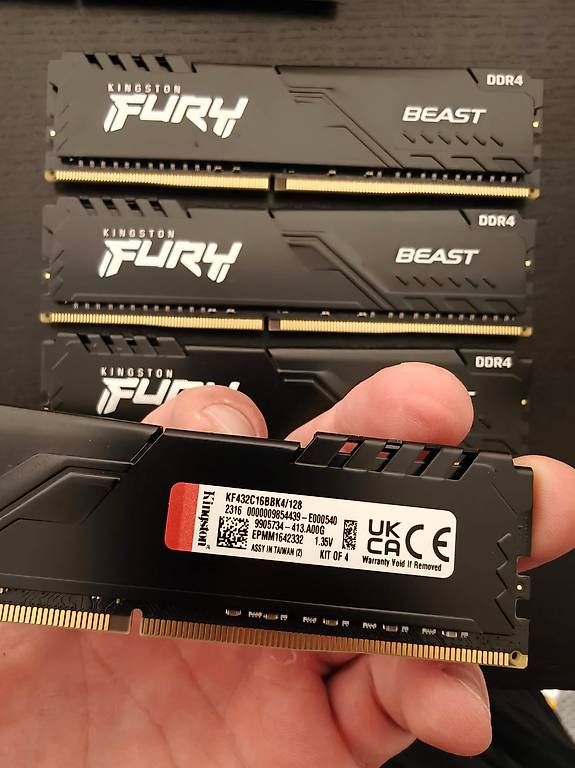 Memoria / RAM: DDR4-3200 RAM (32GB Sticks) – Usato da Volketswil venduto da Snacketti97 3