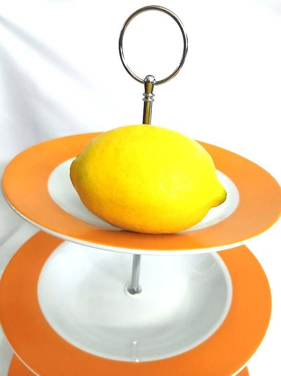 Plateaux: Teller orange 3-stöckig – D'occasion à Luzern par Brokiland 1