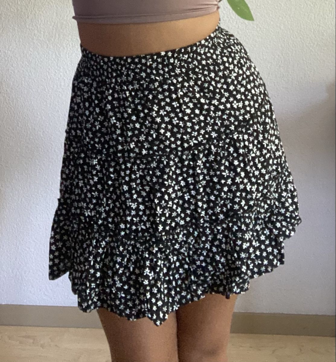Gonne: Minirock Blumenmuster schwarz/weiss – Nuovo (secondo la descrizione) da Windisch venduto da lau_7t69