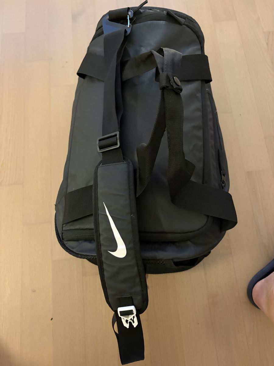 Nike Taschen: Nike Sporttasche – Neu (gemäss Beschreibung) aus Niederrohrdorf von jen_f6cj 2