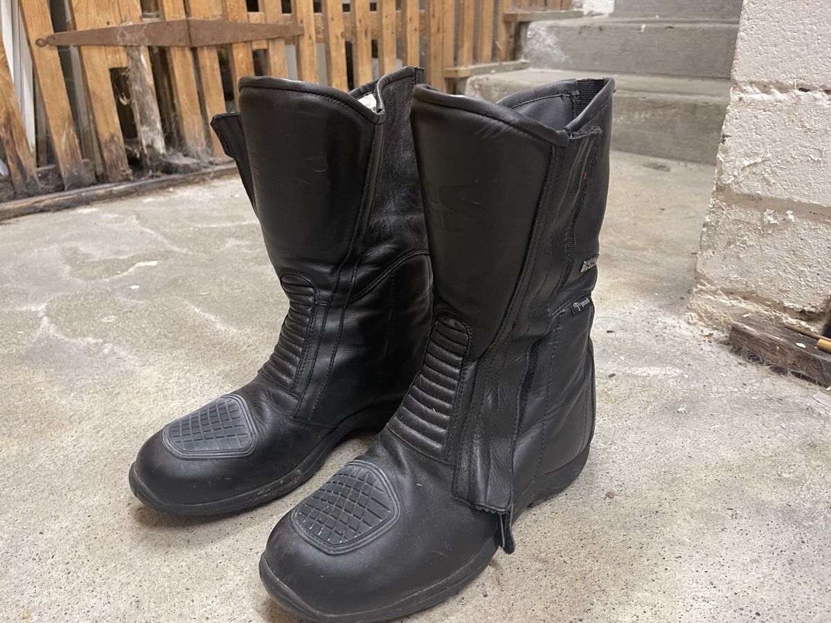 IXS Scarpe da uomo: Zu verkaufen Motorräd Schuhe  – Usato da Ostermundigen venduto da gayonko71 1